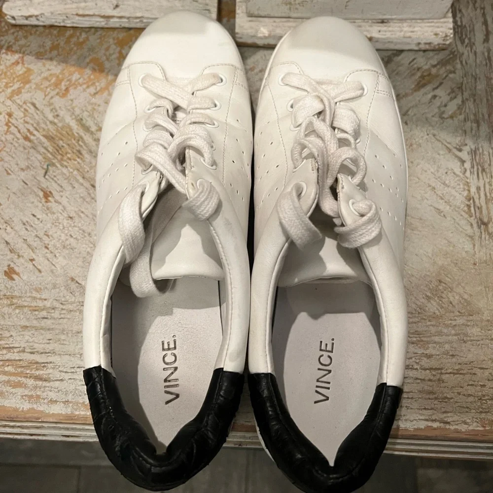 Vince sleek white
